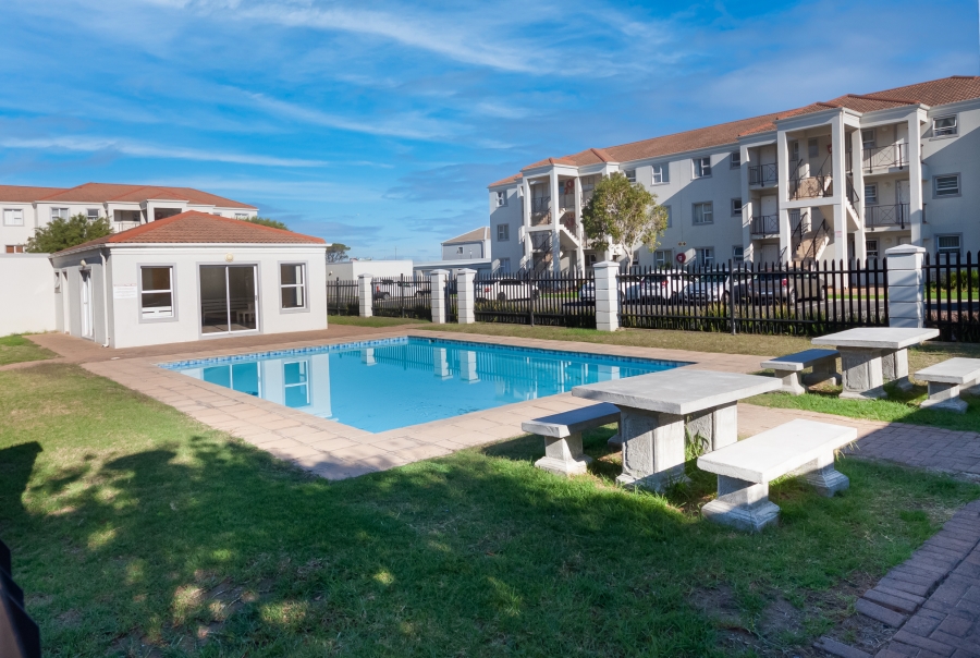 To Let 2 Bedroom Property for Rent in Heritage Park Western Cape